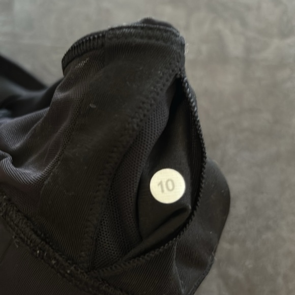 Lululemon sports bra - Picture 4 of 4